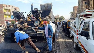 تأهيل ورصف طريق 