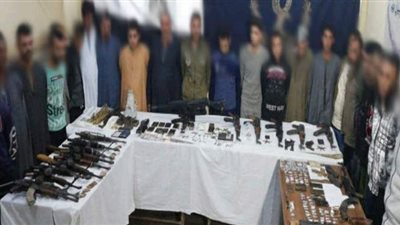 حملة لضبط حائزي المواد المخدرة والأسلحة النارية والمحكوم عليهم الهاربين بسوهاج