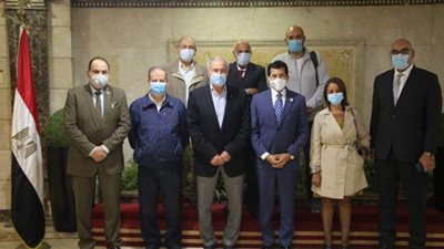 وزير الرياضة يناقش مع اللجنة المنظمة لمونديال اليد الإجراءات الاحترازية للوقاية من كورونا