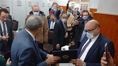 وزير التموين والمحافظ يستمعان لشكاوى أهالي الاسكندرية