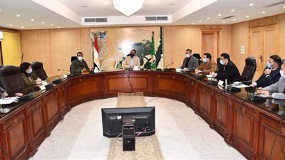 إعدام 1.2 مليون كوب ورق مخالف للمواصفات بالفيوم