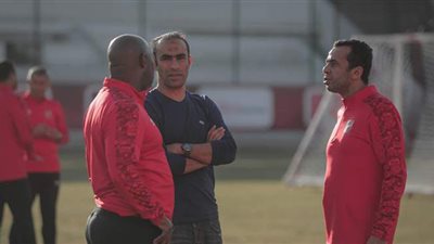 عبد الحفيظ يجتمع مع موسيماني في المران المسائي