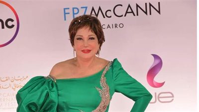 كل ما تكبر تحلى.. لبلبة بفستان أخضر في ختام مهرجان القاهرة السينمائي الدولي | فيديو وصور