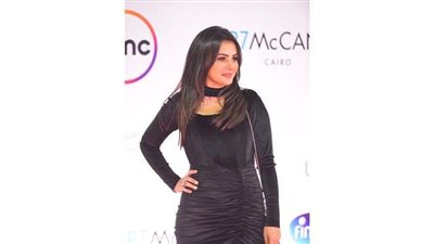 دينا فؤاد تتألق على 