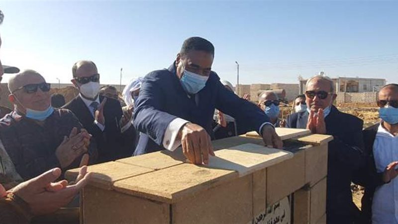 جانب من وضع حجر الأساس