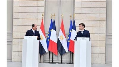 الرئاسة في أسبوع.. زيارة مهمة لفرنسا.. متابعة لمستجدات تنفيذ شبكة الطرق والمحاور.. وتكليفات جديدة للحكومة