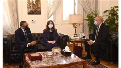 الجزار يلتقي نظيرته العراقية لعرض تجربة مصر في الإسكان وإنشاء المدن الجديدة وتوصيل خدمات المياه والصرف