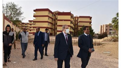 وفد التخطيط يتابع الموقف التنفيذي لمشروعات جامعة السادات