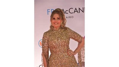 أبرز إطلالات الفنانات على السجادة الحمراء في ختام مهرجان القاهرة | صور