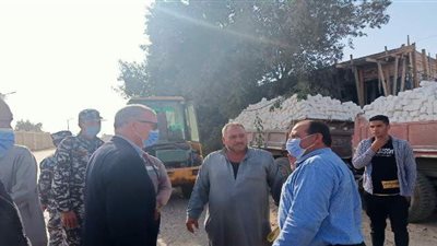 محافظ القليوبية يتابع أعمال رصف طريق نوى 