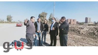 رئيس مركز منيا القمح يتابع أعمال الرصف بالشوارع الرئيسية