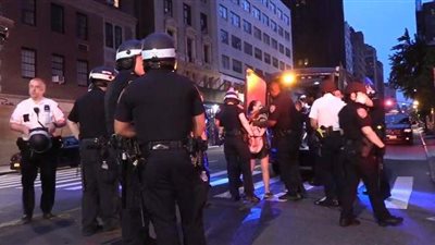 إصابات في عملية دهس متظاهرين بمانهاتن الأمريكية