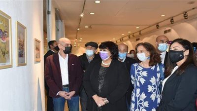 وزيرة الثقافة تفتتح معرض البورتريه الكاريكاتيري بين نجيب محفوظ والماركيز
