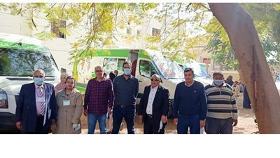 فحص وعلاج 1538 حالة خلال قافلة طبية بالمنيا