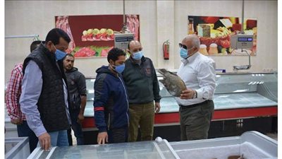 محافظ الوادي الجديد يشيد بمول وزارة التموين بمدينة الفرافرة