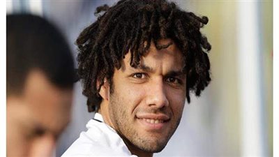 ابنة محمد النني تحتفل بالمباراة رقم 100 لوالدها | صور