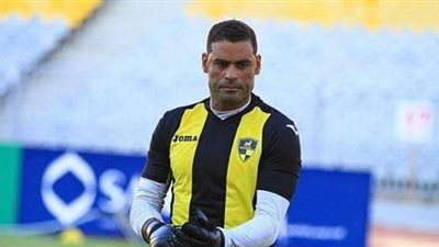 محمد عبد المنصف يعادل أرقامًا قياسية لنجوم عالمية