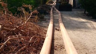 توصيل ولحام مواسير الغاز الطبيعي بقرى أرمنت في الأقصر