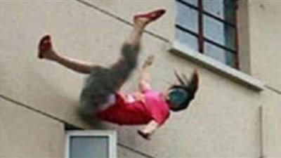 الاستماع لأقوال أهل فتاة لقت مصرعها أثناء محاولة هروبها بالهرم