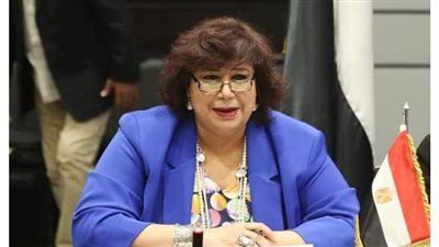 وزيرة الثقافة تشهد مسرحية 