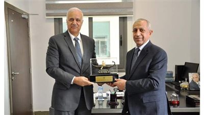 رئيس الأكاديمية العربية للعلوم والتكنولوجيا يزور الجامعة الأهلية بالعلمين الجديدة