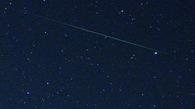 فلكي سعودي: الشهب تملأ سماء العالم العربي.. وذروتها اليوم وغدا