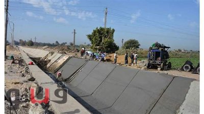 محافظ المنيا يتابع تأهيل وتبطين ترعتى الديروطية بمركز أبوقرقاص