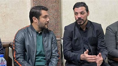 طارق يحيى وأحمد حسن وعبد الهادي يشاركون في عزاء والد عمرو زكي | فيديو وصور