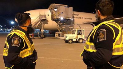 كندا تعلن وصول أول دفعة من لقاح 