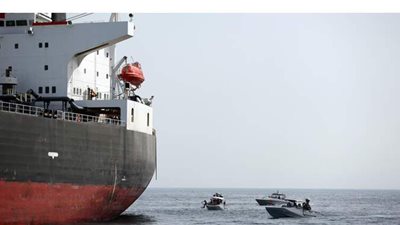 مصدر خارجي.. انفجار في ناقلة نفط بريطانية بميناء جدة السعودي