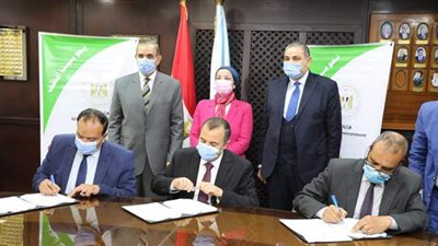 وزيرة البيئة ومحافظ كفر الشيخ يوقعان بروتوكول تعاون في إدارة المخلفات الصلبة | صور