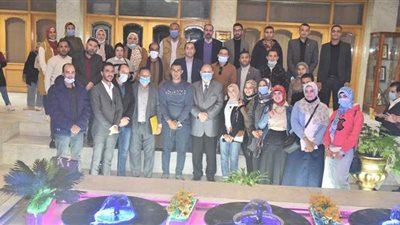 محافظ أسيوط: توصيل الألياف الضوئية لـ١١٦ مدرسة ثانوي | صور