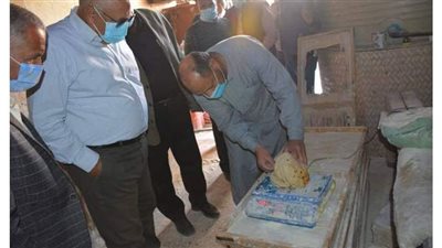 محافظ الوادي الجديد يتفقد جودة رغيف العيش بمخابز مدينة موط