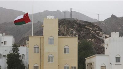 وزير الخارجية العماني يؤكد رغبة بلاده في تطوير التعاون الثنائي مع إيران