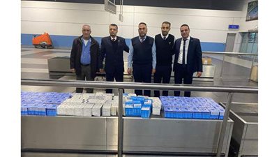 ضبط راكب حاول تهريب 1000عبوة أدوية بمطار القاهرة