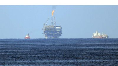 ماذا يحدث في البحر المتوسط؟.. الأمواج ترتفع لـ٤.٥ متر وسرعة الرياح ٣٥كم/ ساعة