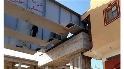 محافظ مطروح يستقبل صاحب المنزل المتقاطع مع كوبري الحمام