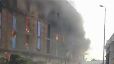 شاهد.. اللقطات الأولى لحريق ميناء الإسكندرية