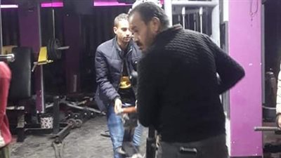 تشميع محال وورش وجيم لعدم الالتزام بمواعيد الغلق في الجيزة | صور