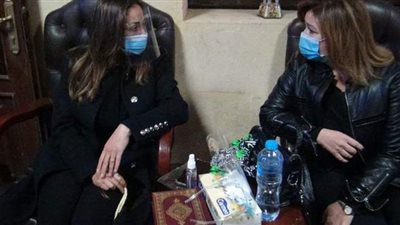 نجوم الفن يقدمون العزاء في والد داليا البحيري