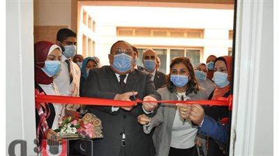 رئيس جامعة حلوان يفتتح عددًا من المعامل والمراكز البحثية