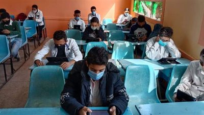 مشاهد اليوم الأول للامتحان التدريبي لأولى ثانوي.. شكاوى من تأخر الأكواد.. نشر الإجابات على تليجرام.. والقاهرة الأكثر انضباطا