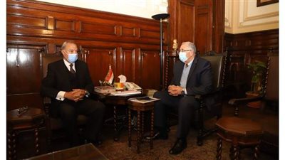 وزير الزراعة يبحث  مع محافظ القليوبية آليات تطوير بورصة الدواجن