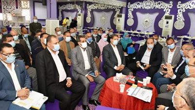 محافظ الشرقية  لرؤساء المراكز: رضاء المواطن معيار النجاح