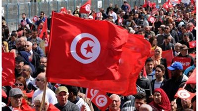 تونس فى مفترق طرق.. الإخوان تسيطر على الدولة والشعب يدعو لثورة