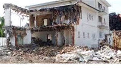 تفسير حلم سقوط المنزل في المنام وعلاقته بخسارة الكثير من الصفقات المربحة