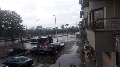أمطار غزيرة تغرق شوارع القاهرة والجيزة | صور