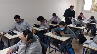 انضباط لجان الامتحان التدريبي لأولى ثانوي بمدارس القاهرة | صور