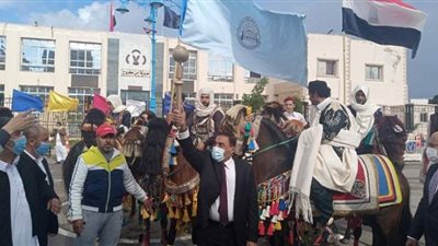 المحافظ يوقد شعلة احتفال العيد القومي الـ105 لـ