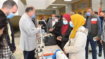 محافظ أسيوط يوزع 34 مشروعا للشباب والفتيات ضمن المرحلة الأولى لمشروع 